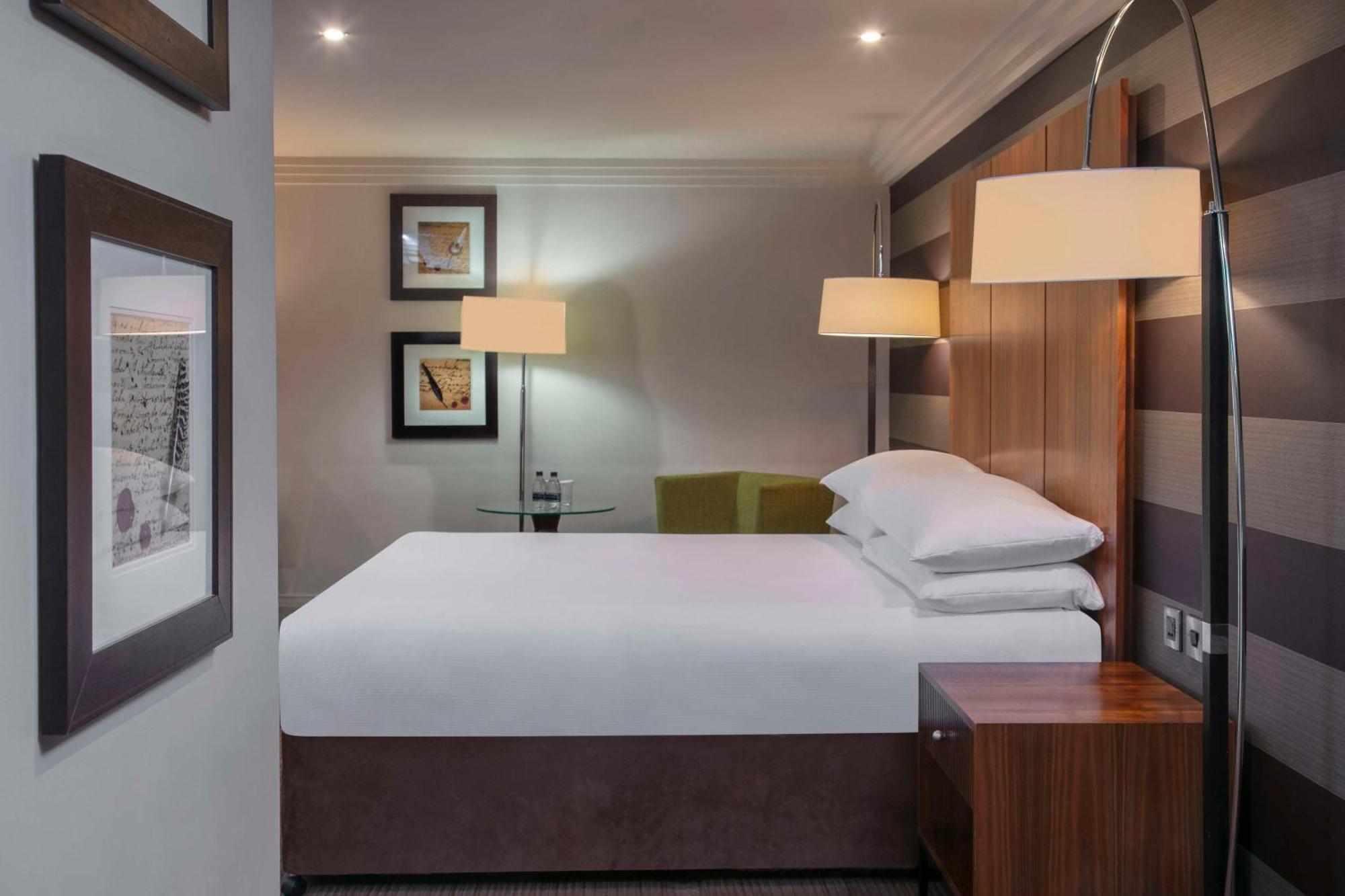 Hotel Doubletree By Hilton Stratford-Upon-Avon, United Kingdom Exterior foto